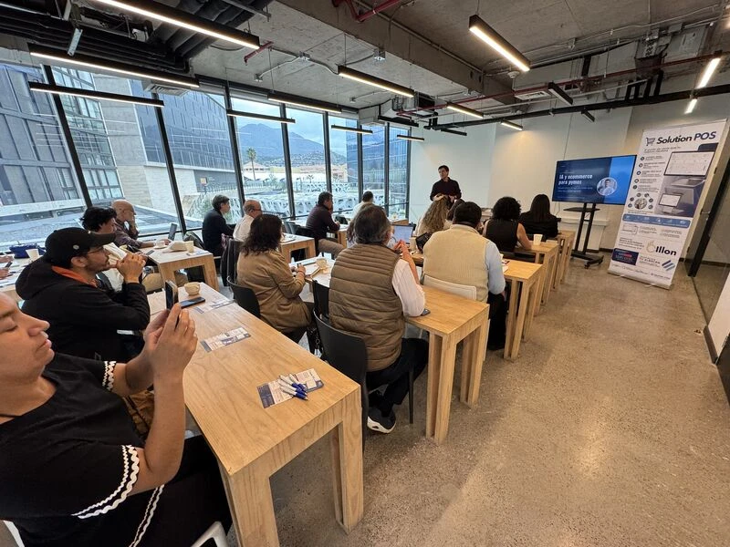Emprendedores y pymes en la charla de Billon sobre inteligencia artificial y tributación digital en Hub Talk Lo Barnechea